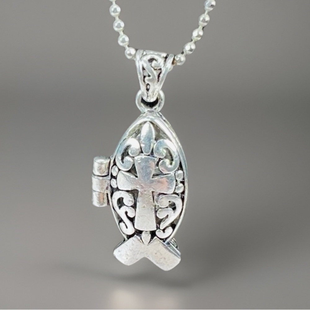 Vintage Silvertone fish cross open pendant necklace - Picture 3 of 11